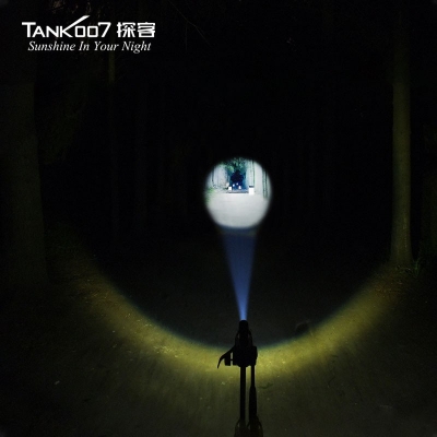 TANK007強光手電筒戶外伸縮調(diào)焦手電LED直充遠射電筒KZ03